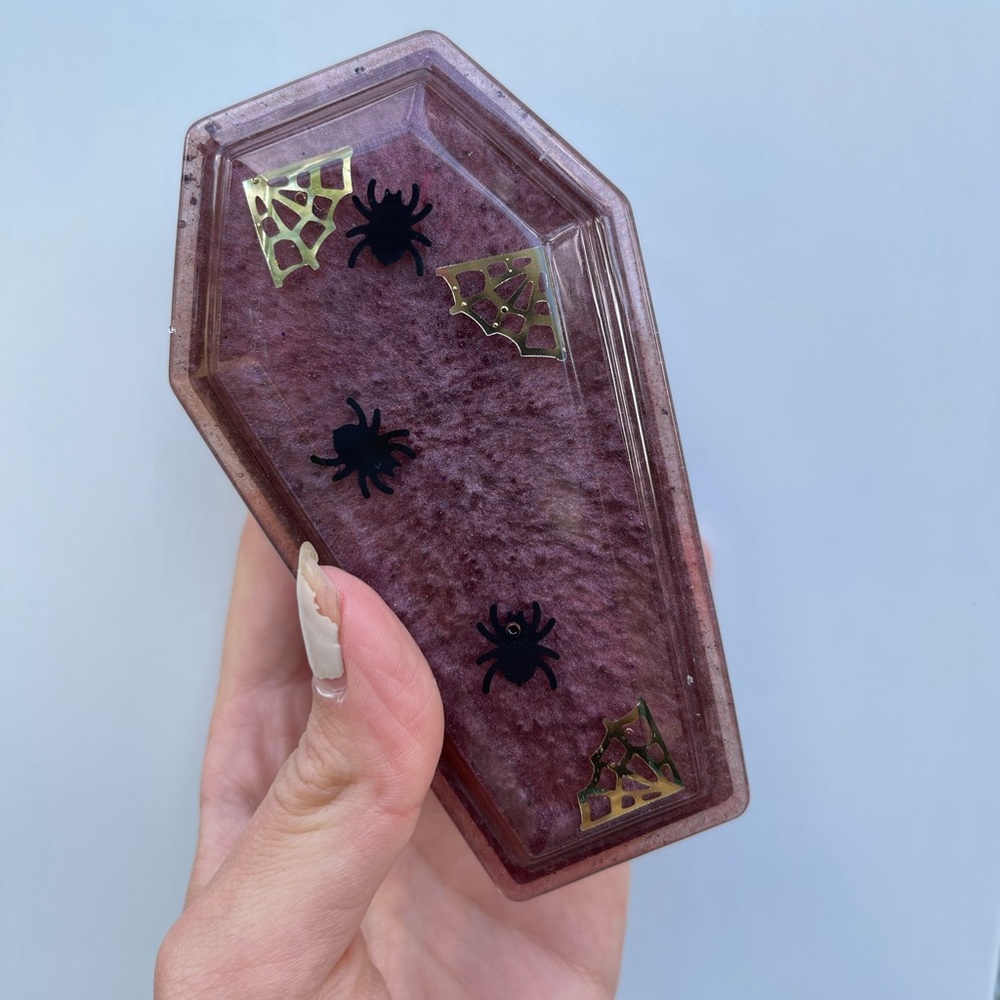 Resin coffin (trinket box)
